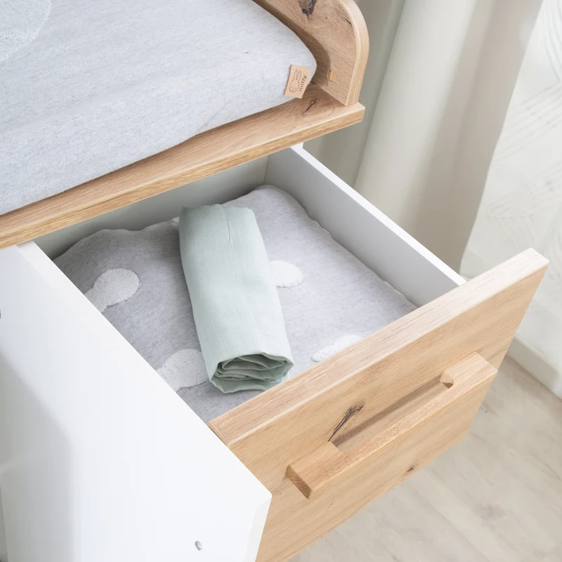 Möbelset 'Lion 2-teilig - Kombi-Kinderbett 70x140 + Wickelkommode breit - Weiß - Dekor 'Artisan Eiche'