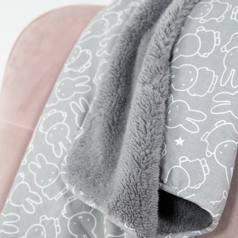 Babydecke "miffy®" – 2 seitig: 1x super weich, warm & flauschig, 1x Baumwolle