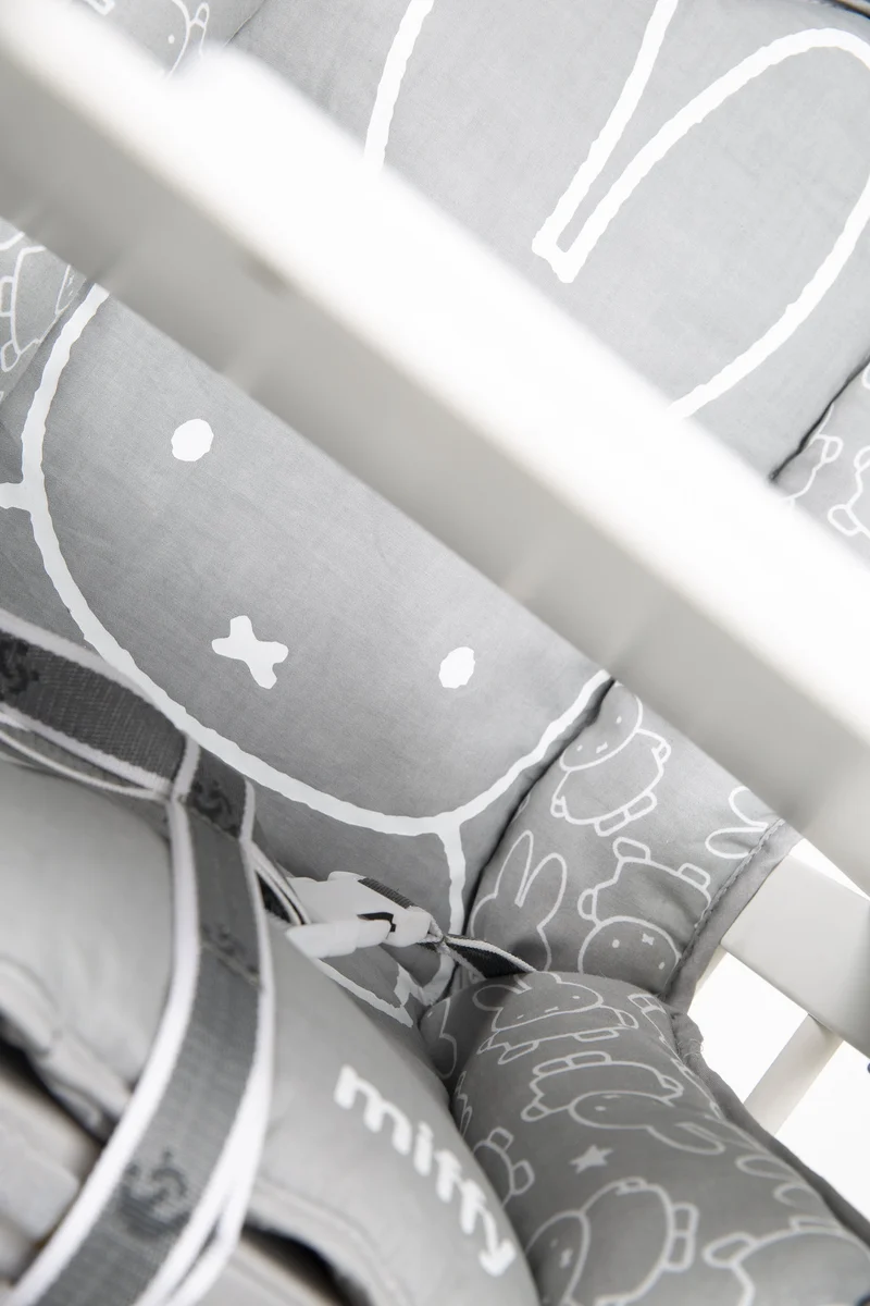 Sitzverkleinerer "miffy®" – passend für roba Kombihochstühle und viele gängige Höchstühle