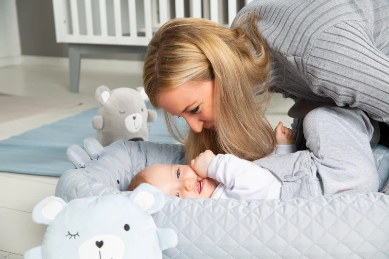 Babylounge "roba Style" – Nest mit Bärengesicht "Benny", hellblau, Reisebett, Wickelauflage