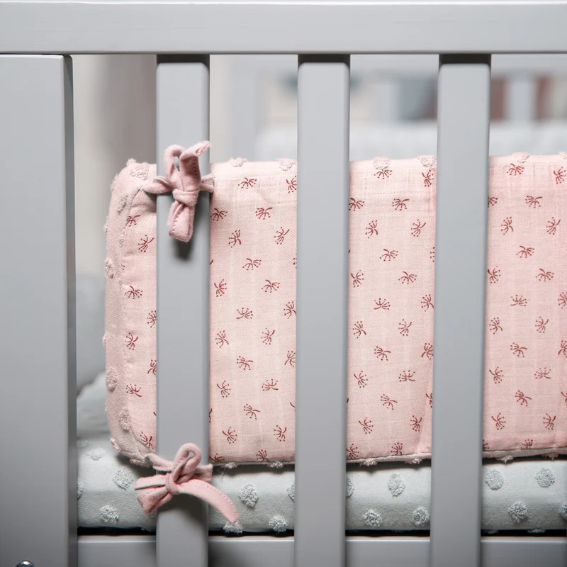 Baby-Nestchen "Lil Planet" – Bio-Baumwolle, GOTS zertifiziert, für Betten 60 x 120 cm / 70 x 140 cm, rosa