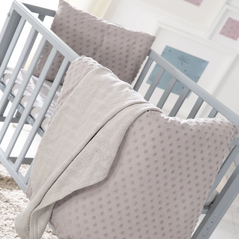 Geschenkset "Lil Planet" – silbergrau, Bio-Bettwäsche, -Spannbettlaken & -Babydecke, GOTS