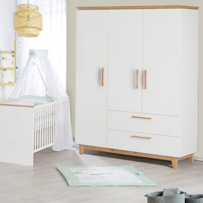 Zimmerset "Finn" – inkl. Kombi-Bett 70 x 140 cm, Wickelkommode & 3-türigem Schrank, weiß/ Goldeiche