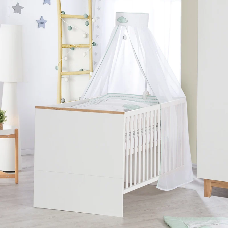 Zimmerset "Finn" – inkl. Kombi-Bett 70 x 140 cm, Wickelkommode & 3-türigem Schrank, weiß/ Goldeiche