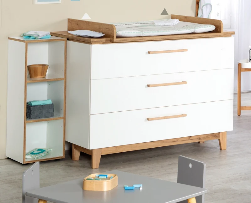 Zimmerset "Finn" – inkl. Kombi-Bett 70 x 140 cm, Wickelkommode & 3-türigem Schrank, weiß/ Goldeiche