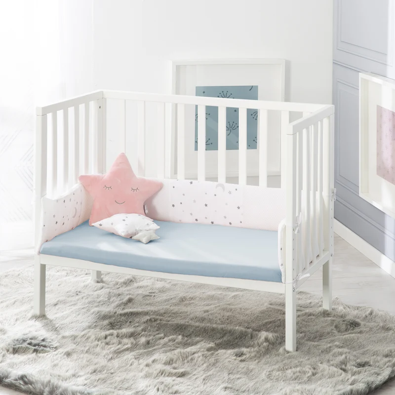 Spannbettlaken "Lil Planet" – für Wiegenmatratzen 40 x 90 und 45 x 90 cm, Single Jersey, 100 % Bio-Baumwolle, hellblau