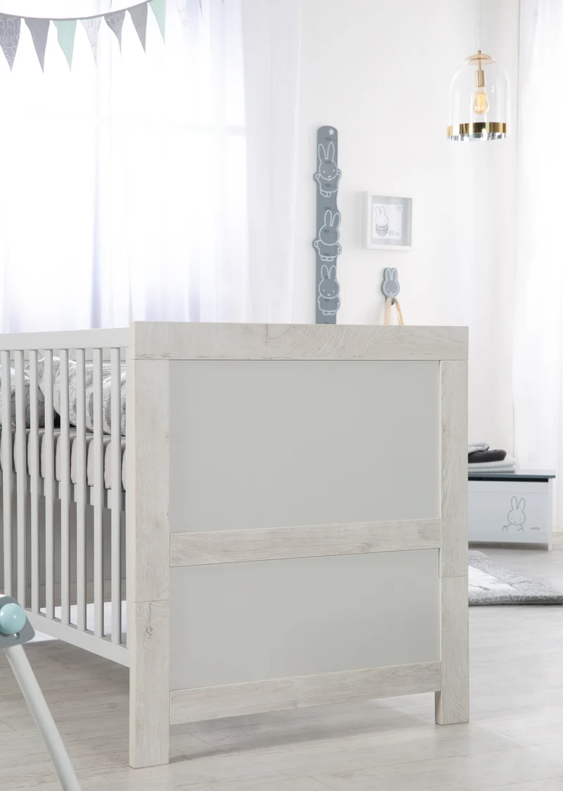 Zimmerset "Mila" – inkl. Baby-/ Kinderbett 70 x 140 cm & Wickelkommode, grau/weiß