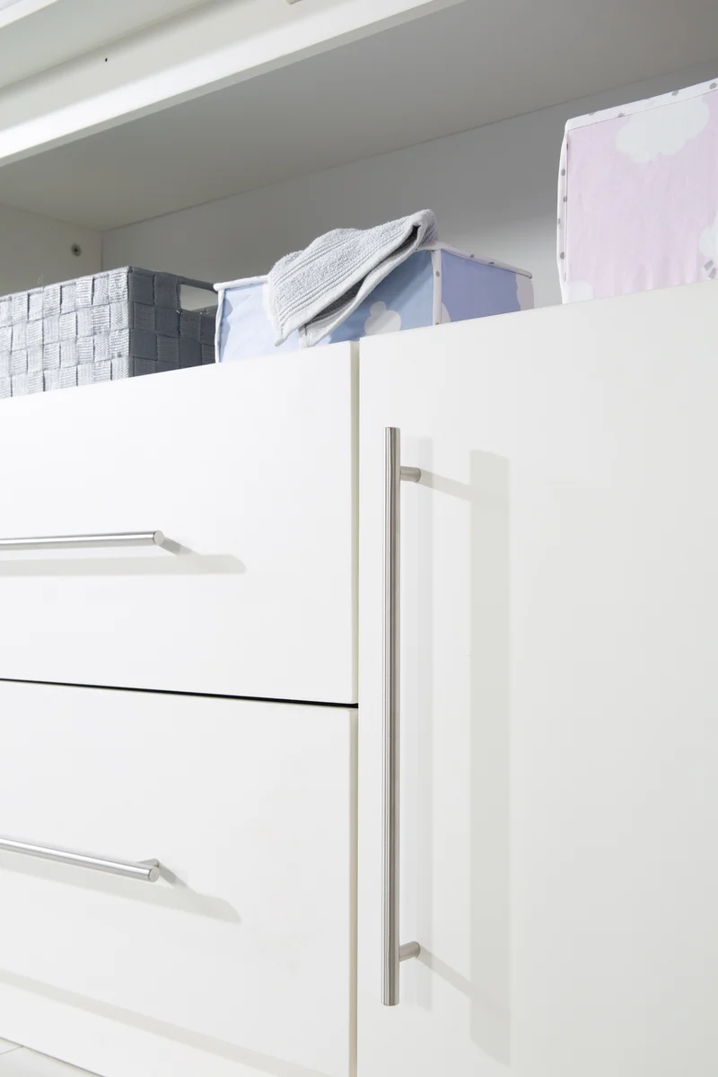 Zimmerset 'Maren' inkl. Kombi-Bett 70 x 140 cm, Wickelkommode breit & Schrank 3-türig - Weiß